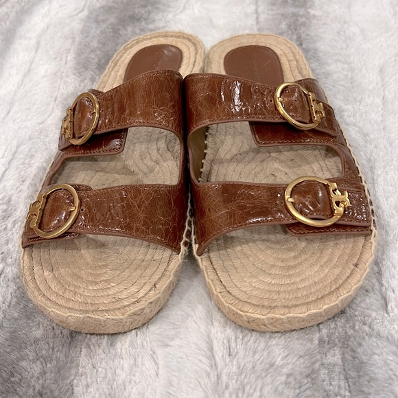 Tory Burch brown flat sandals - Picture 1 of 5